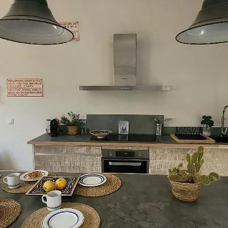 Magnifique Loft Deco Sur Le Port Et A 5mn Des Plages Wifi Clim 85 M2 Appartement La Ciotat